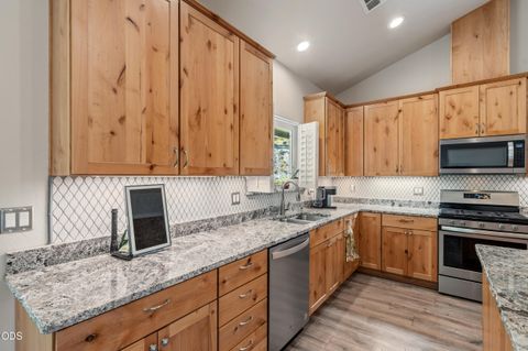 Tiny photo for 125 McKenzie Ridge Road, Grants Pass, OR 97526 (MLS # 220223524)
