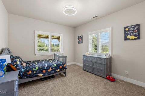 Tiny photo for 125 McKenzie Ridge Road, Grants Pass, OR 97526 (MLS # 220223524)