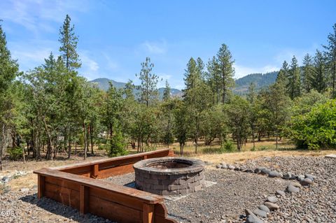Tiny photo for 125 McKenzie Ridge Road, Grants Pass, OR 97526 (MLS # 220223524)