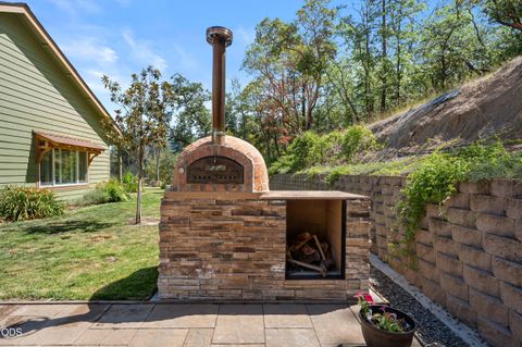 Tiny photo for 125 McKenzie Ridge Road, Grants Pass, OR 97526 (MLS # 220223524)
