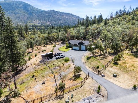 Tiny photo for 125 McKenzie Ridge Road, Grants Pass, OR 97526 (MLS # 220223524)