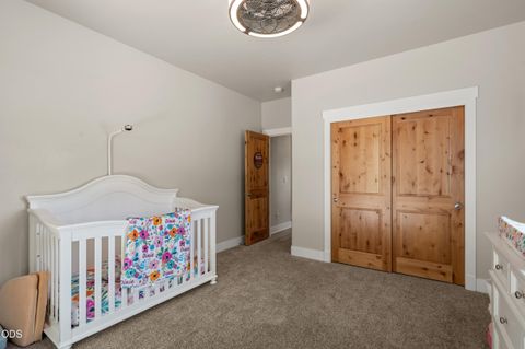 Tiny photo for 125 McKenzie Ridge Road, Grants Pass, OR 97526 (MLS # 220223524)