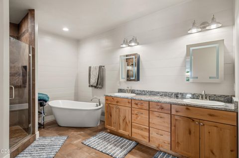 Tiny photo for 125 McKenzie Ridge Road, Grants Pass, OR 97526 (MLS # 220223524)