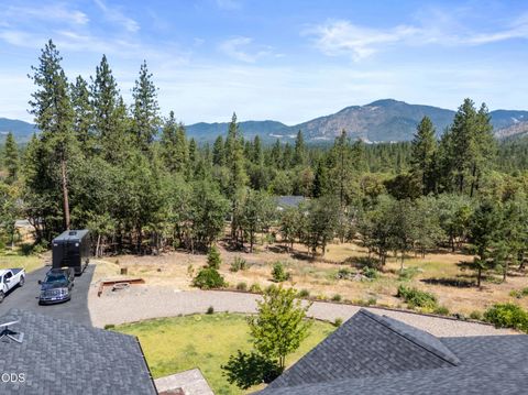 Tiny photo for 125 McKenzie Ridge Road, Grants Pass, OR 97526 (MLS # 220223524)