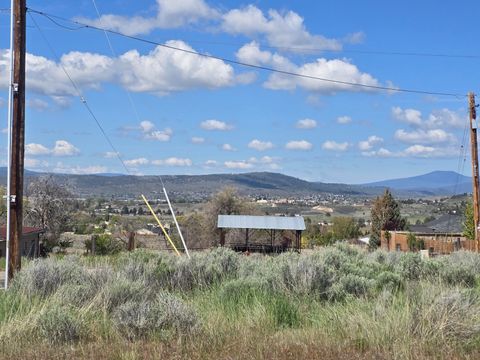 Tiny photo for 6001 Dove Hollow Drive, Klamath Falls, OR 97603 (MLS # 220220244)
