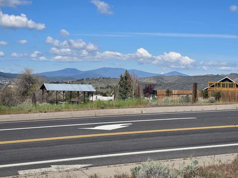 Tiny photo for 6001 Dove Hollow Drive, Klamath Falls, OR 97603 (MLS # 220220244)