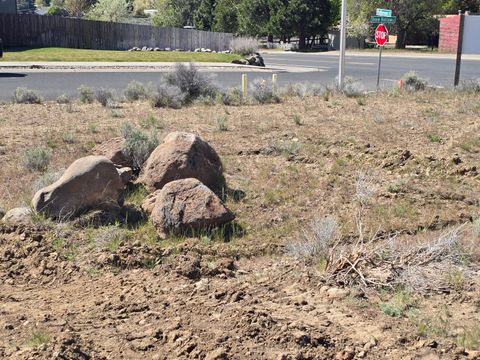Tiny photo for 6001 Dove Hollow Drive, Klamath Falls, OR 97603 (MLS # 220220244)