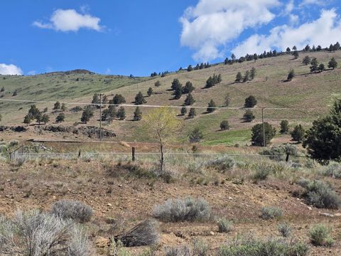 Tiny photo for 6001 Dove Hollow Drive, Klamath Falls, OR 97603 (MLS # 220220244)