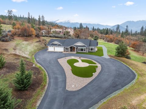 Tiny photo for 182 Blue Chip Lane, Grants Pass, OR 97527 (MLS # 220212206)