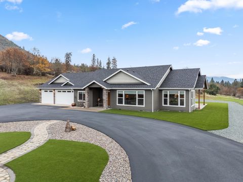 Tiny photo for 182 Blue Chip Lane, Grants Pass, OR 97527 (MLS # 220212206)