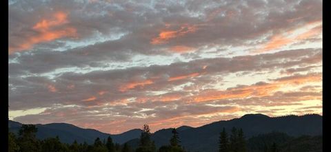 Tiny photo for 182 Blue Chip Lane, Grants Pass, OR 97527 (MLS # 220212206)