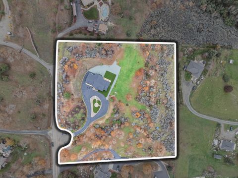 Tiny photo for 182 Blue Chip Lane, Grants Pass, OR 97527 (MLS # 220212206)