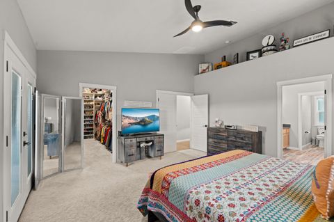 Tiny photo for 182 Blue Chip Lane, Grants Pass, OR 97527 (MLS # 220212206)