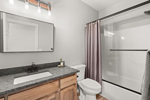 Tiny photo for 182 Blue Chip Lane, Grants Pass, OR 97527 (MLS # 220212206)