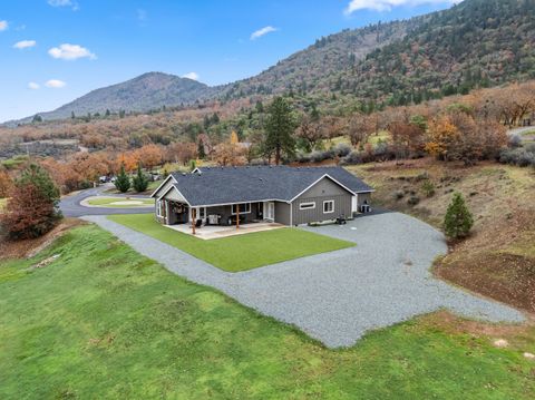 Tiny photo for 182 Blue Chip Lane, Grants Pass, OR 97527 (MLS # 220212206)