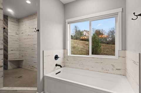 Tiny photo for 182 Blue Chip Lane, Grants Pass, OR 97527 (MLS # 220212206)