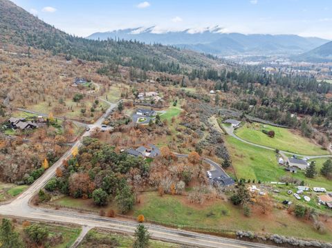 Tiny photo for 182 Blue Chip Lane, Grants Pass, OR 97527 (MLS # 220212206)