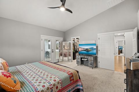 Tiny photo for 182 Blue Chip Lane, Grants Pass, OR 97527 (MLS # 220212206)