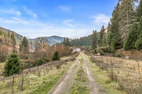 Tiny photo for 6026 Carberry Creek Road, Jacksonville, OR 97530 (MLS # 220213209)