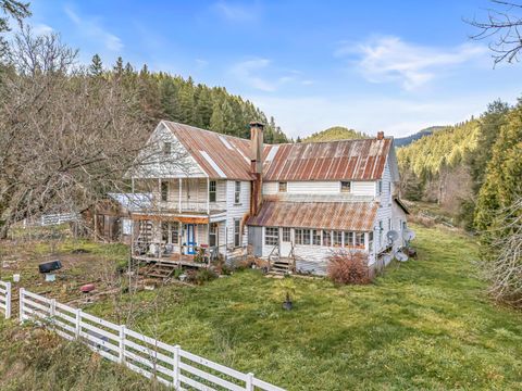 Tiny photo for 6026 Carberry Creek Road, Jacksonville, OR 97530 (MLS # 220213209)