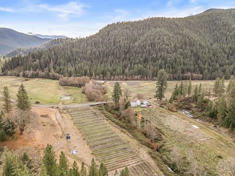 Tiny photo for 6026 Carberry Creek Road, Jacksonville, OR 97530 (MLS # 220213209)