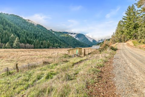 Tiny photo for 6026 Carberry Creek Road, Jacksonville, OR 97530 (MLS # 220213209)