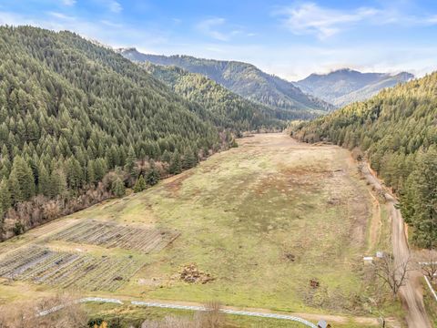 Tiny photo for 6026 Carberry Creek Road, Jacksonville, OR 97530 (MLS # 220213209)