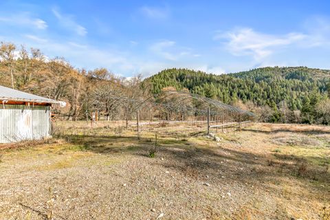 Tiny photo for 6026 Carberry Creek Road, Jacksonville, OR 97530 (MLS # 220213209)