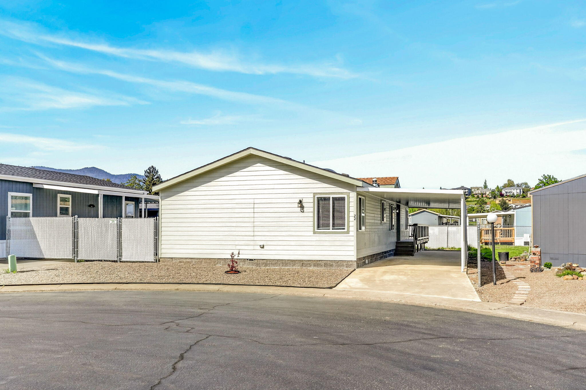 4729 S Pacific Highway 22