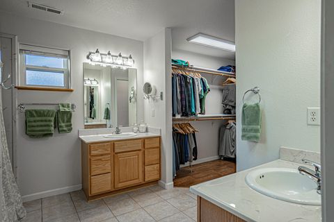 Tiny photo for 1025 Anglers Place, Shady Cove, OR 97539 (MLS # 220217310)