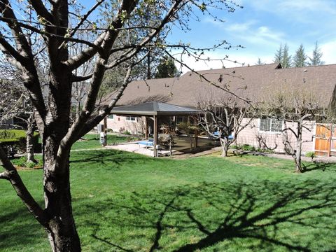 Tiny photo for 1025 Anglers Place, Shady Cove, OR 97539 (MLS # 220217310)