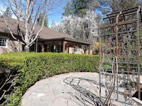 Tiny photo for 1025 Anglers Place, Shady Cove, OR 97539 (MLS # 220217310)