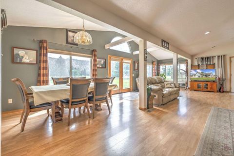 Tiny photo for 7208 NE Ochoco Highway, Prineville, OR 97754 (MLS # 220212208)