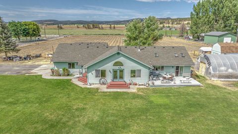 Tiny photo for 7208 NE Ochoco Highway, Prineville, OR 97754 (MLS # 220212208)