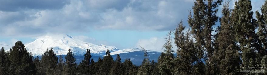 Come enjoy beautiful mountain views on this property that backs up to public lands. This is a great property with power and water at the road. Build your dream home. Crooked River Ranch has so much to offer. Golfing, tennis, newer disk golf course, pickle ball, saltwater pool, miles of trails and the best fishing around. The fun never ends. ACT QUICKLY! SELLER LOOKING TO DEVELOP IF NOT SOLD SOON!