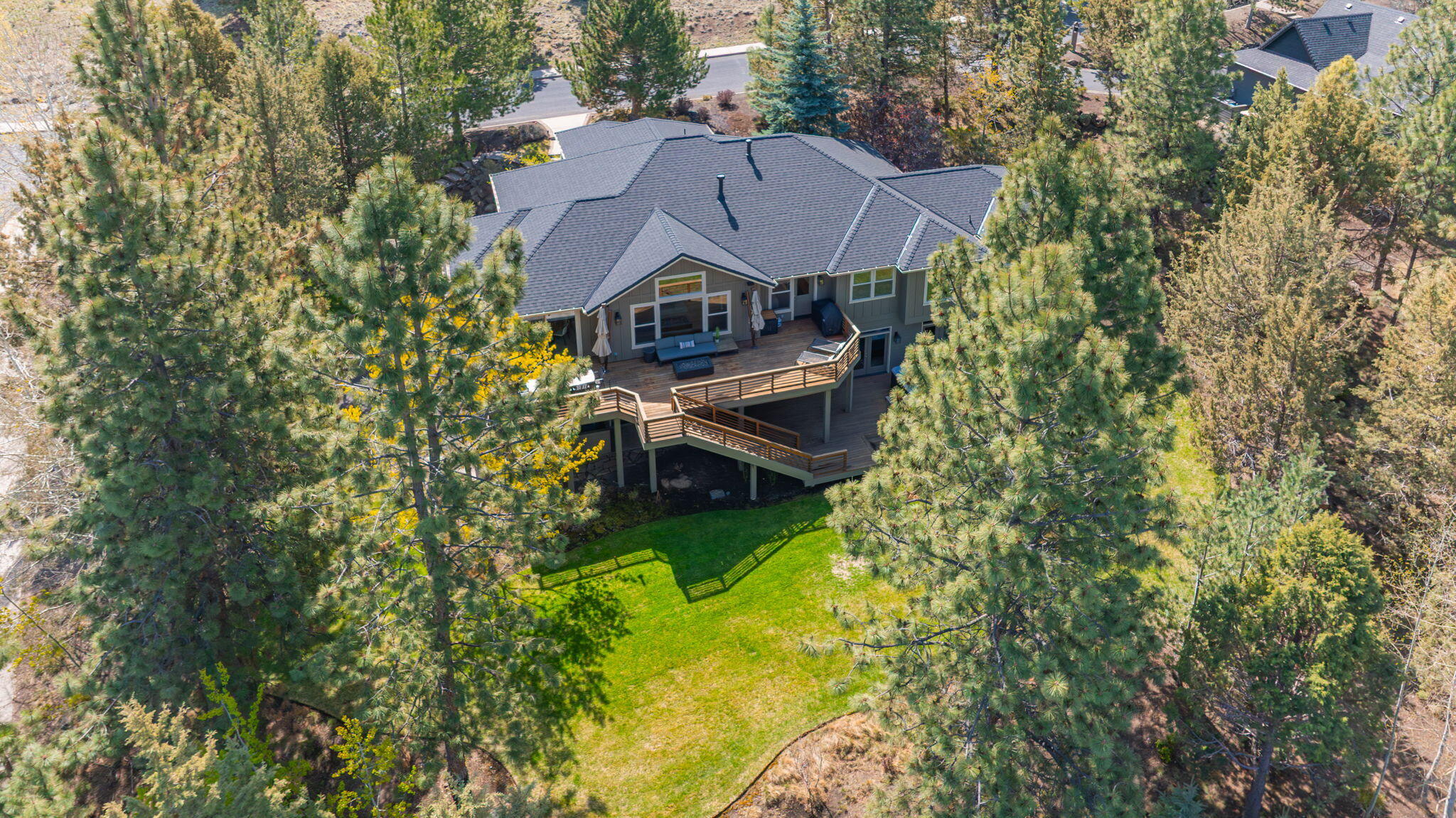 3374 NW Windwood Way