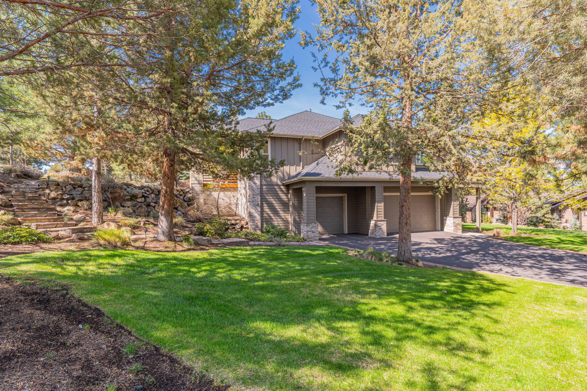 3374 NW Windwood Way