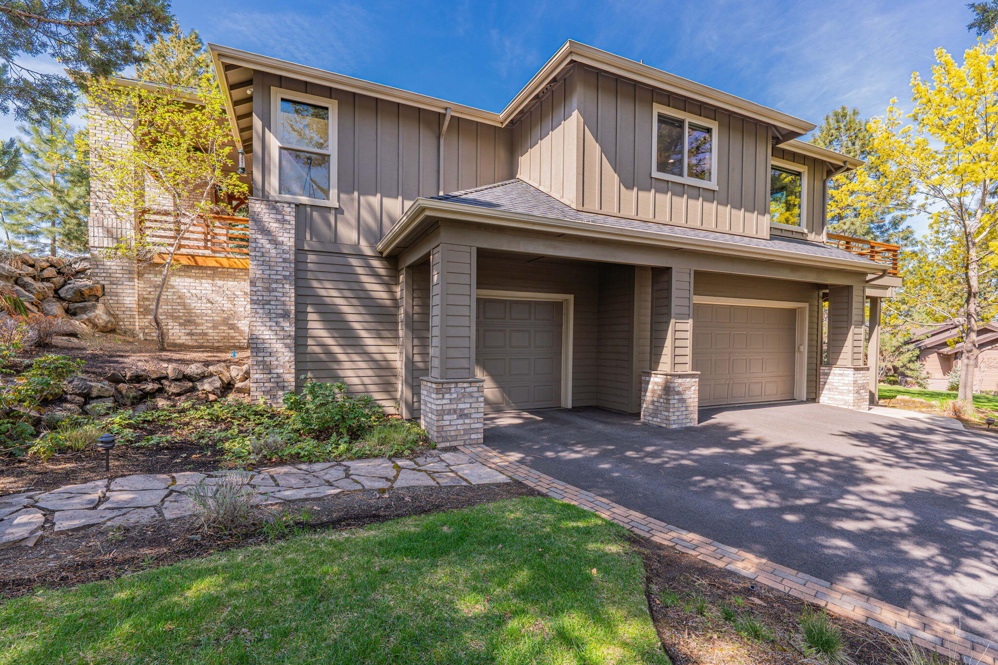 3374 NW Windwood Way
