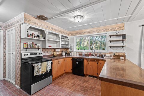 Tiny photo for 10665 Redwood Highway, Wilderville, OR 97543 (MLS # 220210669)