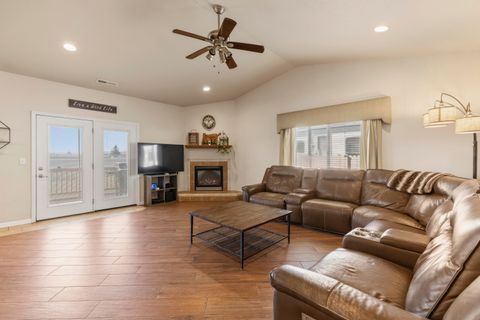Tiny photo for 5548 Sturdivant Avenue, Klamath Falls, OR 97603 (MLS # 220217373)