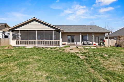 Tiny photo for 5548 Sturdivant Avenue, Klamath Falls, OR 97603 (MLS # 220217373)