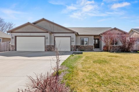 Photo of 5548 Sturdivant Avenue, Klamath Falls, OR 97603 (MLS # 220217373)