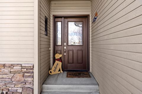 Tiny photo for 5548 Sturdivant Avenue, Klamath Falls, OR 97603 (MLS # 220217373)