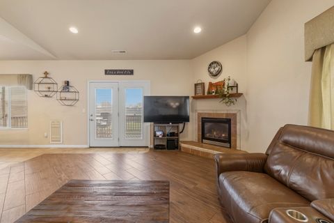 Tiny photo for 5548 Sturdivant Avenue, Klamath Falls, OR 97603 (MLS # 220217373)