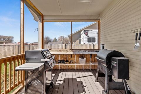 Tiny photo for 5548 Sturdivant Avenue, Klamath Falls, OR 97603 (MLS # 220217373)