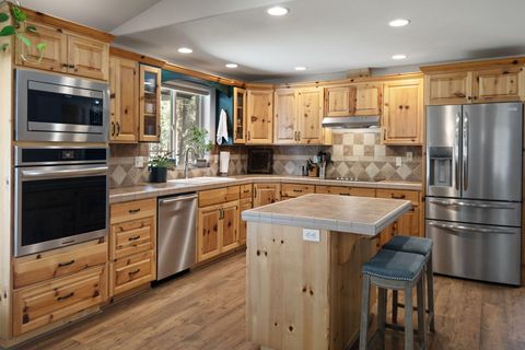 Tiny photo for 15375 Ponderosa Loop, La Pine, OR 97739 (MLS # 220218752)