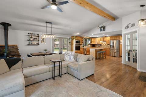 Tiny photo for 15375 Ponderosa Loop, La Pine, OR 97739 (MLS # 220218752)