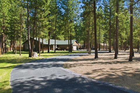Tiny photo for 15375 Ponderosa Loop, La Pine, OR 97739 (MLS # 220218752)