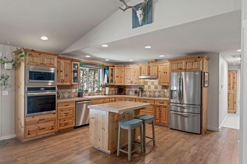 Tiny photo for 15375 Ponderosa Loop, La Pine, OR 97739 (MLS # 220218752)