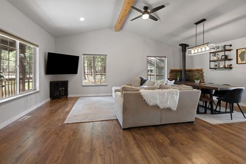 Tiny photo for 15375 Ponderosa Loop, La Pine, OR 97739 (MLS # 220218752)